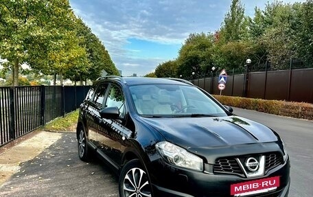 Nissan Qashqai+2 I, 2013 год, 995 000 рублей, 2 фотография