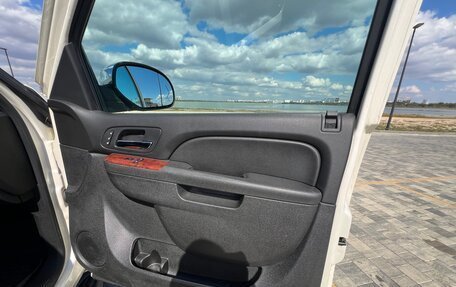 Chevrolet Tahoe III, 2013 год, 2 200 000 рублей, 25 фотография