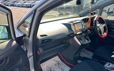 Toyota Wish II, 2011 год, 1 179 000 рублей, 12 фотография
