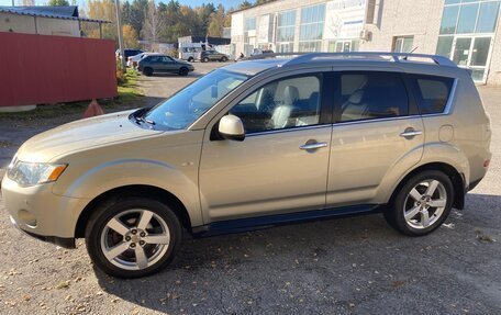 Mitsubishi Outlander III рестайлинг 3, 2008 год, 950 000 рублей, 2 фотография