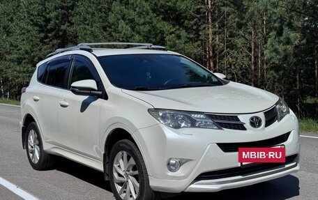 Toyota RAV4, 2013 год, 1 950 000 рублей, 2 фотография