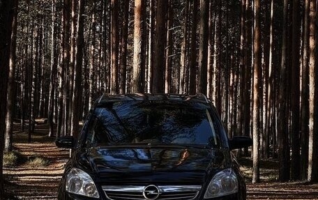 Opel Zafira B, 2008 год, 560 000 рублей, 2 фотография