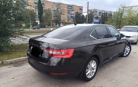 Skoda Superb III рестайлинг, 2021 год, 2 300 000 рублей, 2 фотография