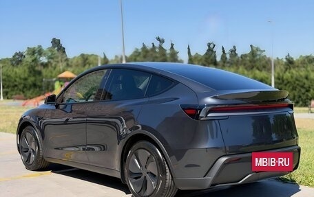 Tesla Model Y I, 2025 год, 6 280 000 рублей, 8 фотография