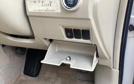 Toyota ISis I, 2014 год, 980 000 рублей, 29 фотография