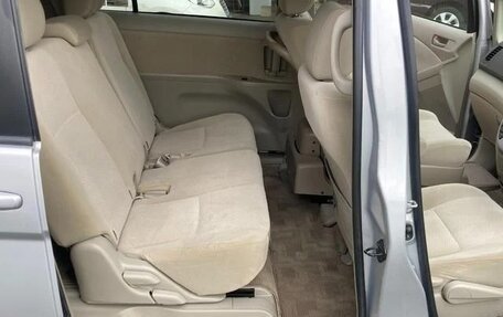 Toyota ISis I, 2014 год, 980 000 рублей, 30 фотография