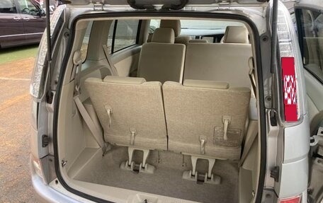Toyota ISis I, 2014 год, 980 000 рублей, 16 фотография