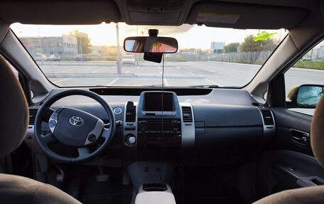 Toyota Prius, 2008 год, 530 000 рублей, 2 фотография