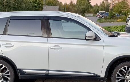 Mitsubishi Outlander III рестайлинг 3, 2018 год, 1 525 000 рублей, 5 фотография
