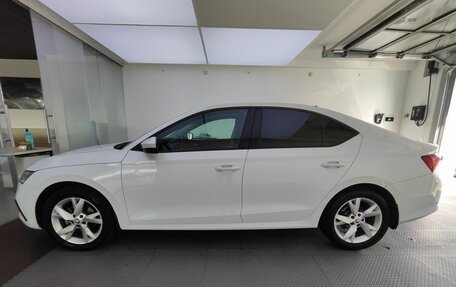 Skoda Octavia IV, 2021 год, 2 200 000 рублей, 10 фотография