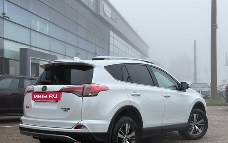 Toyota RAV4, 2018 год, 2 299 000 рублей, 4 фотография