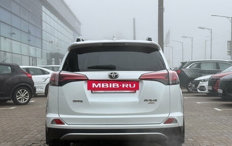 Toyota RAV4, 2018 год, 2 299 000 рублей, 5 фотография