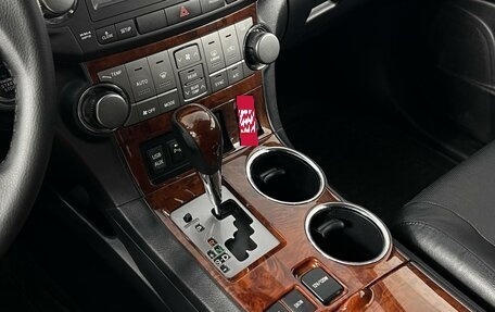 Toyota Highlander III, 2012 год, 2 250 500 рублей, 19 фотография