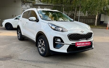 KIA Sportage IV рестайлинг, 2018 год, 2 300 000 рублей, 3 фотография