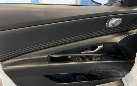 Hyundai Elantra, 2020 год, 2 050 000 рублей, 22 фотография