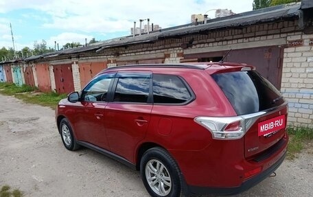 Mitsubishi Outlander III рестайлинг 3, 2013 год, 1 250 000 рублей, 3 фотография