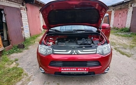 Mitsubishi Outlander III рестайлинг 3, 2013 год, 1 250 000 рублей, 8 фотография