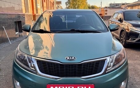 KIA Rio III рестайлинг, 2013 год, 700 000 рублей, 2 фотография