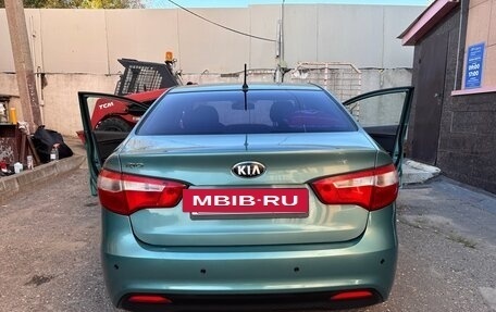 KIA Rio III рестайлинг, 2013 год, 700 000 рублей, 12 фотография