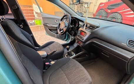 KIA Rio III рестайлинг, 2013 год, 700 000 рублей, 19 фотография