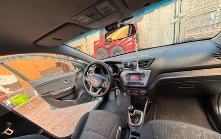 KIA Rio III рестайлинг, 2013 год, 700 000 рублей, 18 фотография