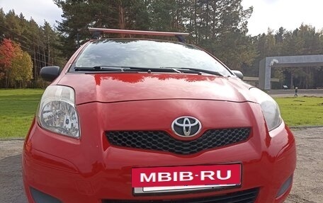 Toyota Yaris III рестайлинг, 2009 год, 500 000 рублей, 2 фотография