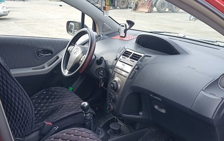 Toyota Yaris III рестайлинг, 2009 год, 500 000 рублей, 8 фотография