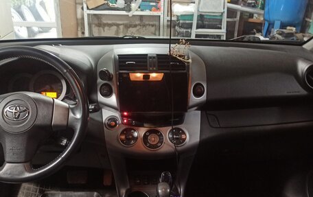 Toyota RAV4, 2006 год, 1 550 000 рублей, 7 фотография