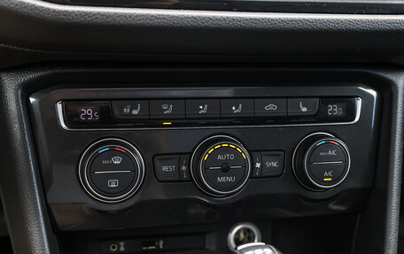 Volkswagen Tiguan II, 2017 год, 2 198 000 рублей, 18 фотография