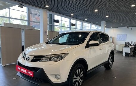 Toyota RAV4, 2015 год, 1 720 000 рублей, 7 фотография