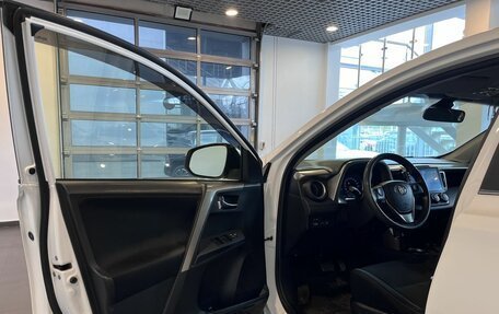 Toyota RAV4, 2015 год, 1 720 000 рублей, 19 фотография