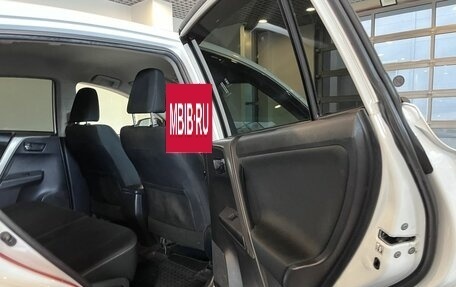 Toyota RAV4, 2015 год, 1 720 000 рублей, 15 фотография