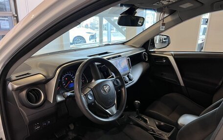 Toyota RAV4, 2015 год, 1 720 000 рублей, 21 фотография