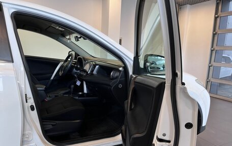 Toyota RAV4, 2015 год, 1 720 000 рублей, 25 фотография