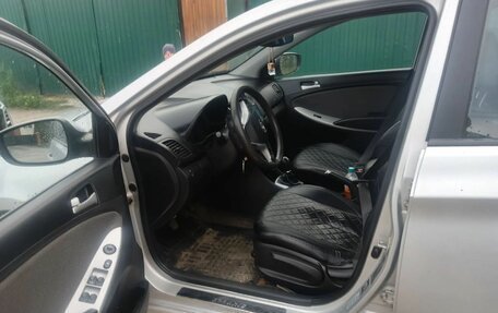Hyundai Solaris II рестайлинг, 2013 год, 520 000 рублей, 3 фотография