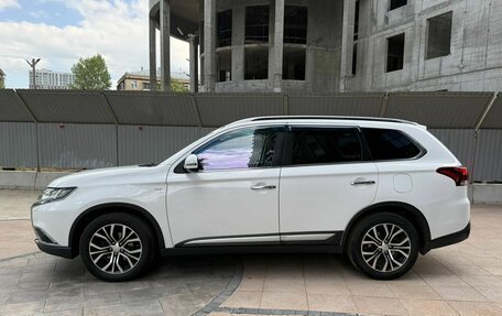 Mitsubishi Outlander III рестайлинг 3, 2016 год, 2 150 000 рублей, 16 фотография