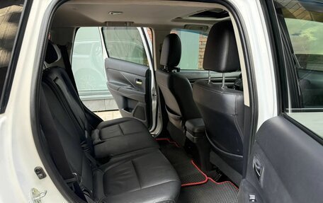 Mitsubishi Outlander III рестайлинг 3, 2016 год, 2 150 000 рублей, 15 фотография