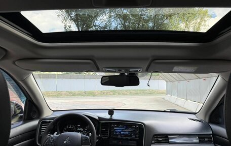 Mitsubishi Outlander III рестайлинг 3, 2016 год, 2 150 000 рублей, 18 фотография