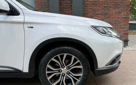 Mitsubishi Outlander III рестайлинг 3, 2016 год, 2 150 000 рублей, 27 фотография