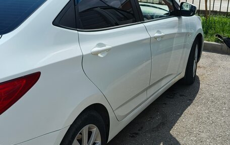 Hyundai Solaris II рестайлинг, 2013 год, 620 000 рублей, 4 фотография
