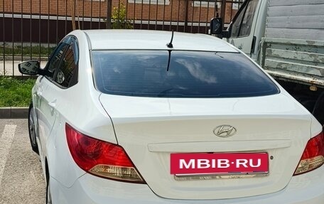 Hyundai Solaris II рестайлинг, 2013 год, 620 000 рублей, 2 фотография