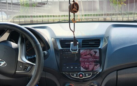 Hyundai Solaris II рестайлинг, 2013 год, 620 000 рублей, 8 фотография