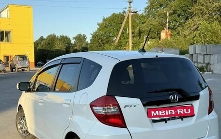 Honda Fit III, 2012 год, 850 000 рублей, 2 фотография