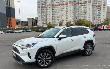 Toyota RAV4, 2021 год, 3 650 000 рублей, 6 фотография