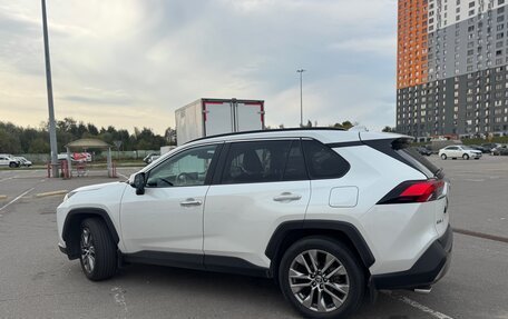 Toyota RAV4, 2021 год, 3 650 000 рублей, 5 фотография