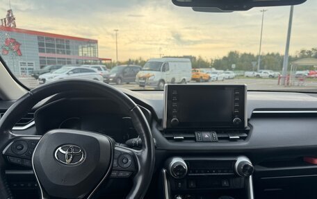 Toyota RAV4, 2021 год, 3 650 000 рублей, 8 фотография