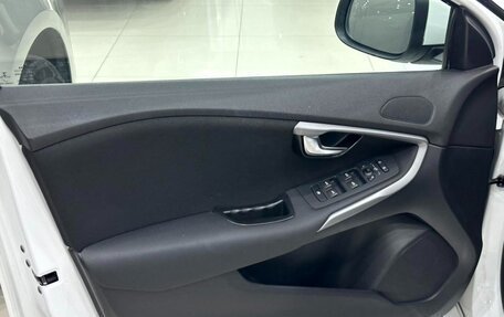 Volvo V40 II рестайлинг, 2016 год, 1 160 000 рублей, 12 фотография