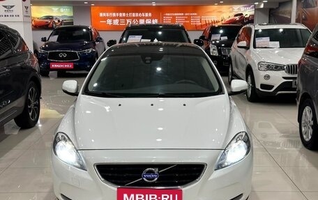 Volvo V40 II рестайлинг, 2016 год, 1 160 000 рублей, 2 фотография