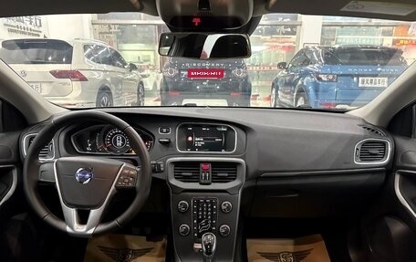 Volvo V40 II рестайлинг, 2016 год, 1 160 000 рублей, 18 фотография