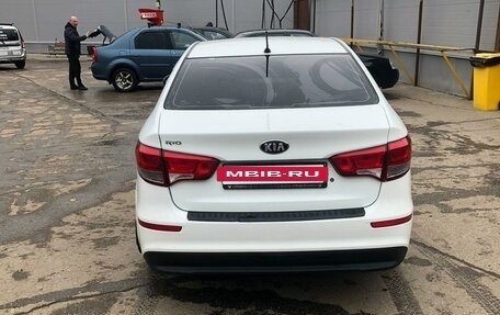 KIA Rio III рестайлинг, 2016 год, 780 000 рублей, 10 фотография